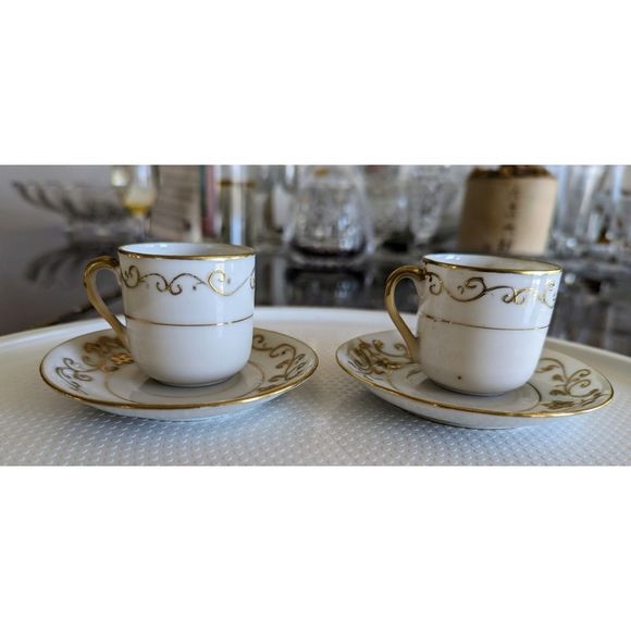 Hand Painted set of 2 expresso cups and saucers - Picture 8 of 13